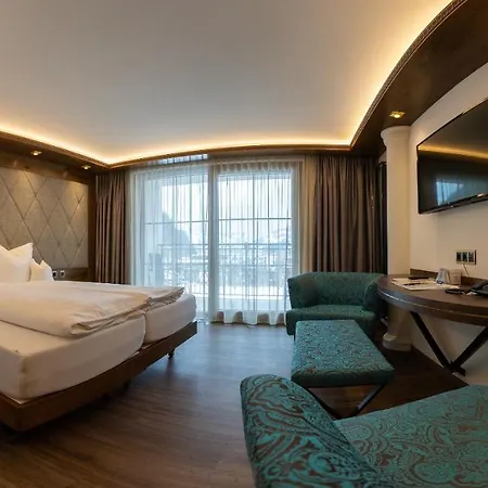 Готель Strass - Sport & Майргофен