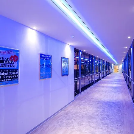 Готель Strass - Sport & 4*