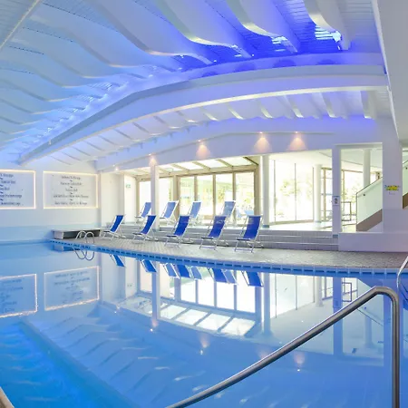 Strass - Sport & Готель 4*