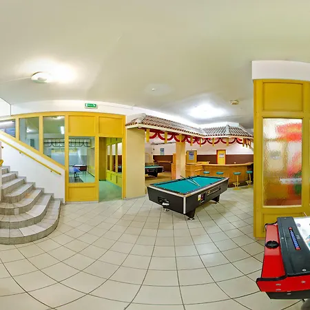 Strass - Sport & 酒店