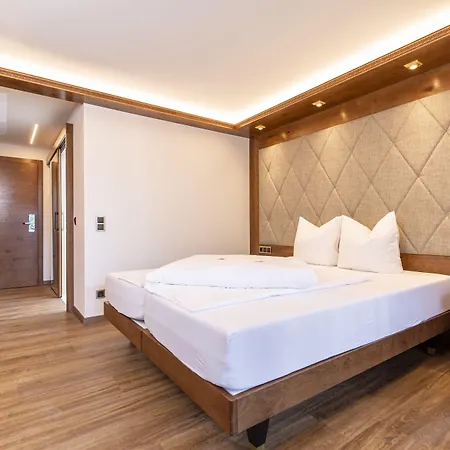 酒店 Strass - Sport & 4*