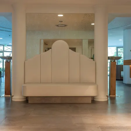 Strass - Sport & Готель