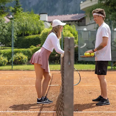 Strass - Sport & 酒店