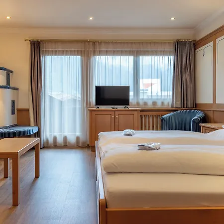 Готель Strass - Sport &