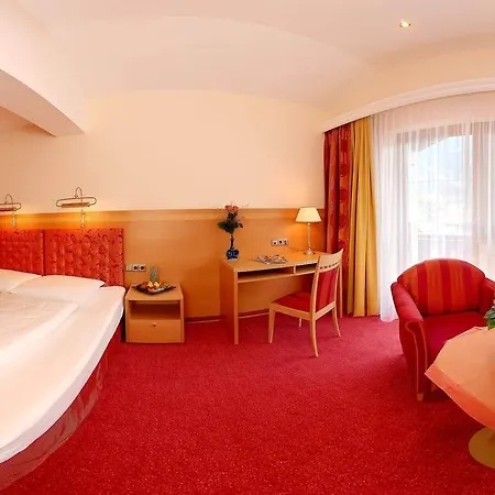 Готель Strass - Sport & 4*