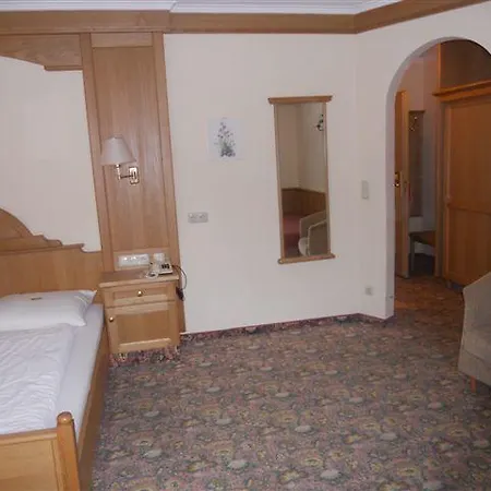 Strass - Sport & 酒店