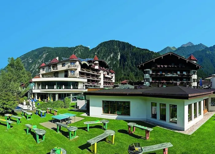 Strass - Sport & Отель