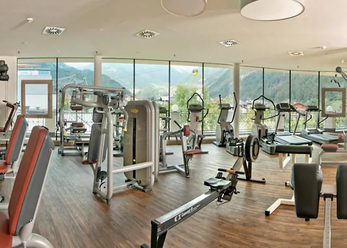 Hotel Strass - Sport & Mayrhofen