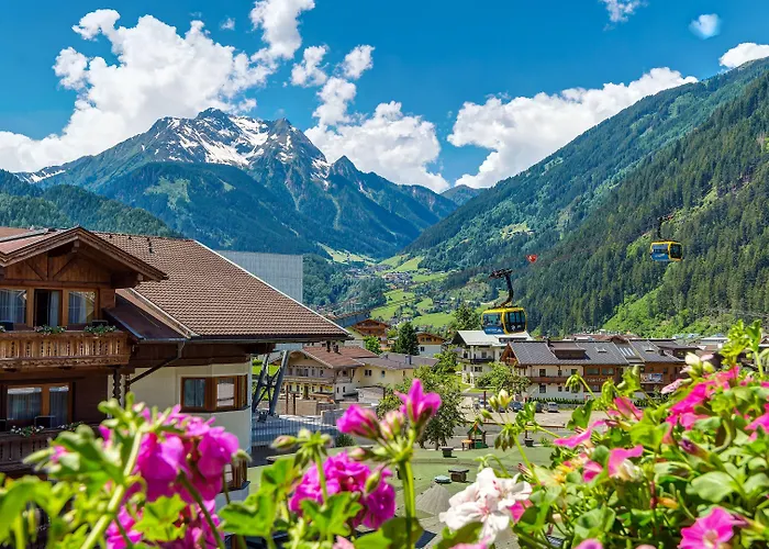 Отель Strass - Sport & 4*