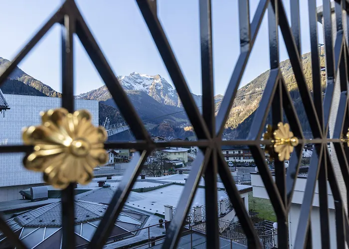 Отель Strass - Sport & 4*