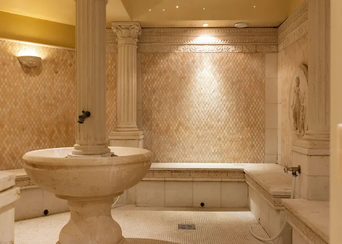 Strass - Sport & فندق