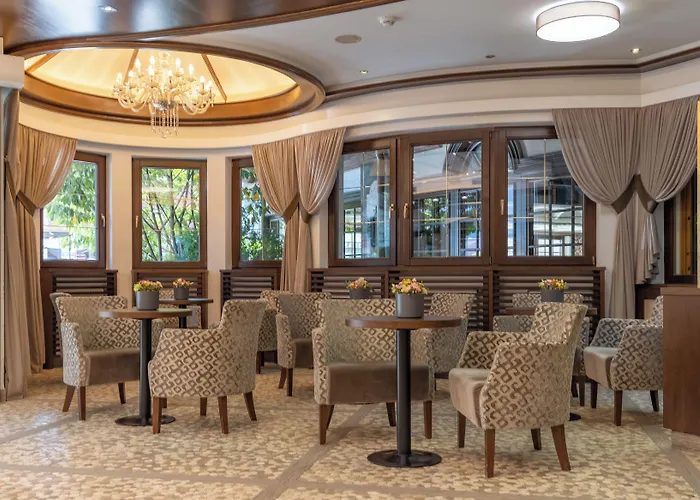 Strass - Sport & فندق مايرهوفن