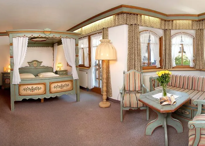 Отель Strass - Sport &